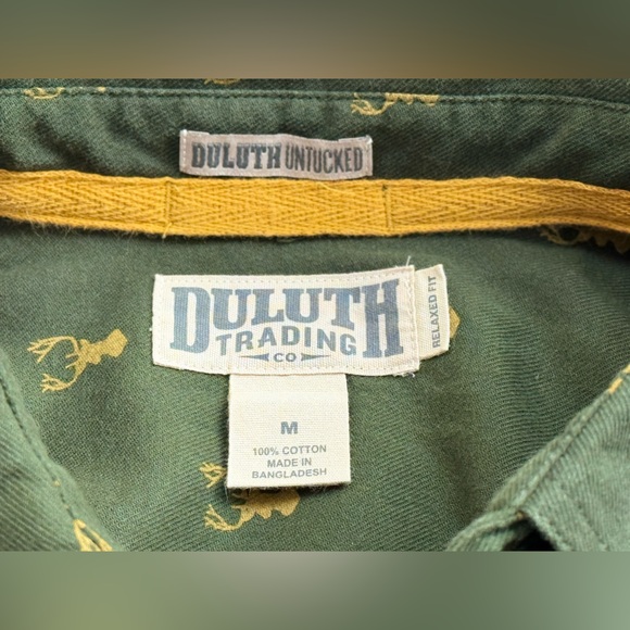 Duluth Untucked Relaxed Fit Button Down Shirt, Deer Head Graphics, Men’s Size M - Picture 12 of 13